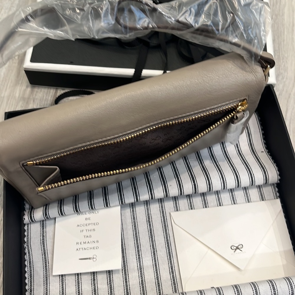 🍀New Authentic ANYA HINDMARCH - Picture 4 of 8